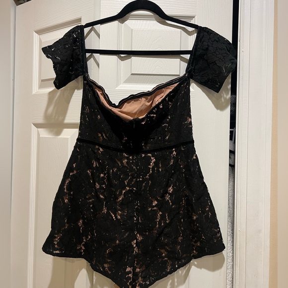 Black Lace romper - size medium Tobi - Picture 3 of 5